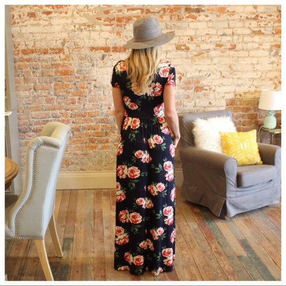 LAST ONE! Navy Floral Short Sleeve Maxi Dress - Picture 3 of 3